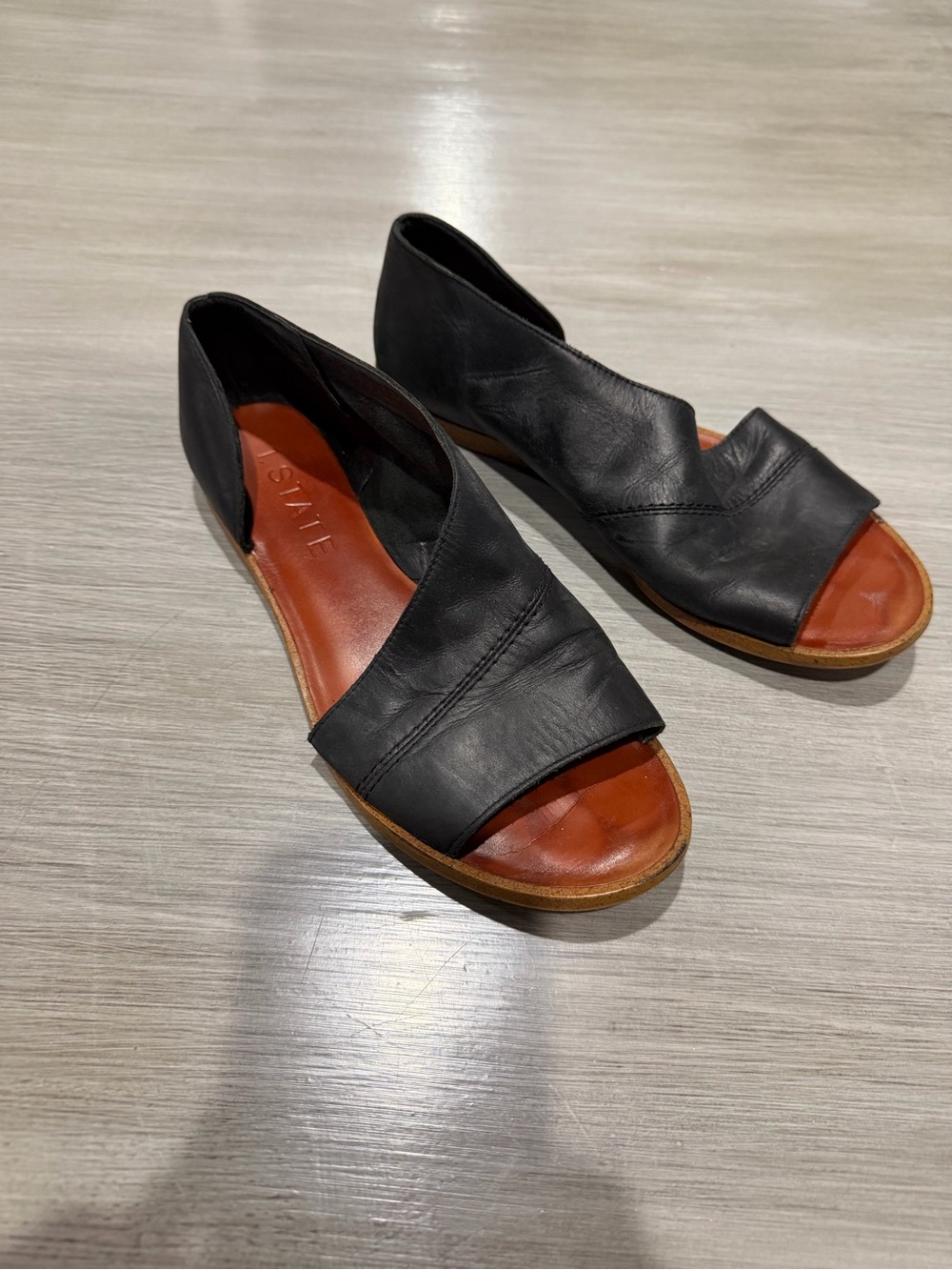 1 State Black Leather Open-Toe Flat Sandals - Women's